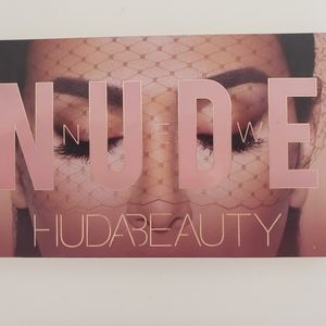 Huda Beauty New Nudes Palette